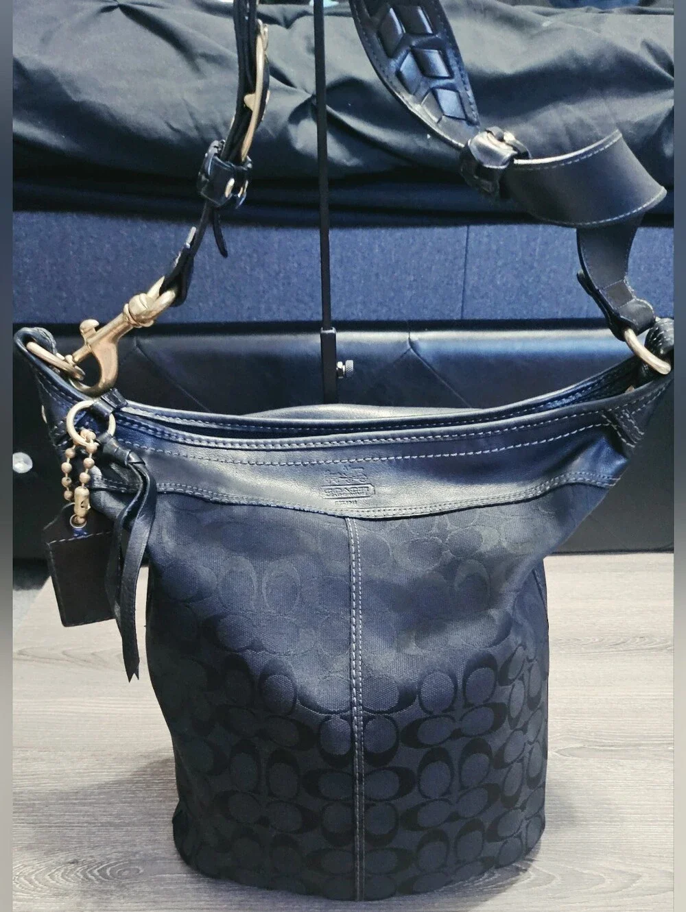 Vint/Auth. Y2K Monogram Coach Bleecker Duffle Bucket Bag Black/Gold G0768-11438